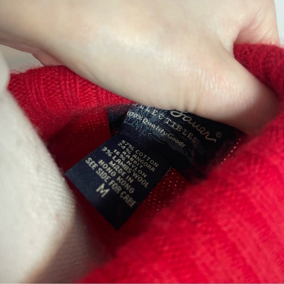 Eddie Bauer Women's Red Turtleneck Sweater with Snowflake Design - Picture 6 of 7